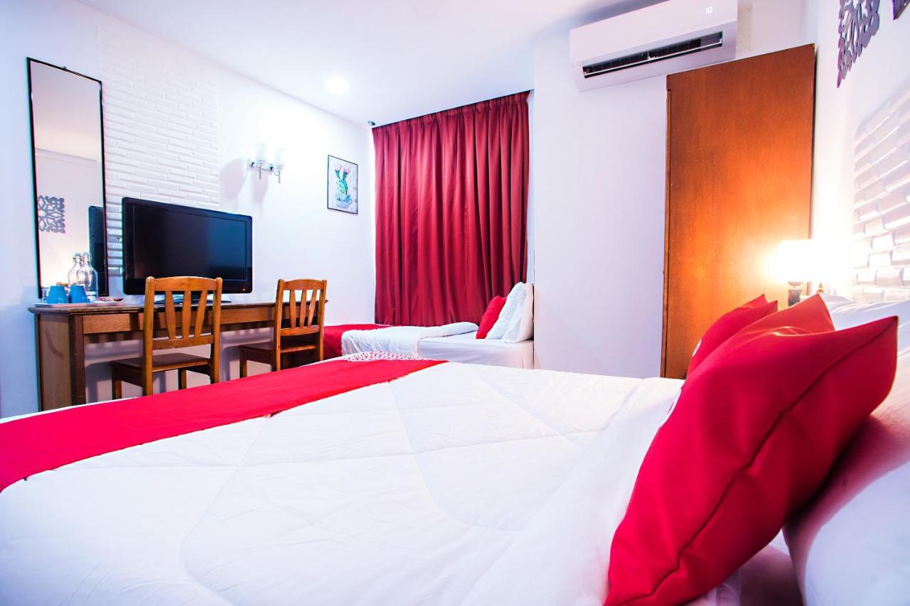 โอโย 43963 ที ซิกเนเจอร์ โฮเต็ล Hotel เปอตาลิงจายา ภายนอก รูปภาพ