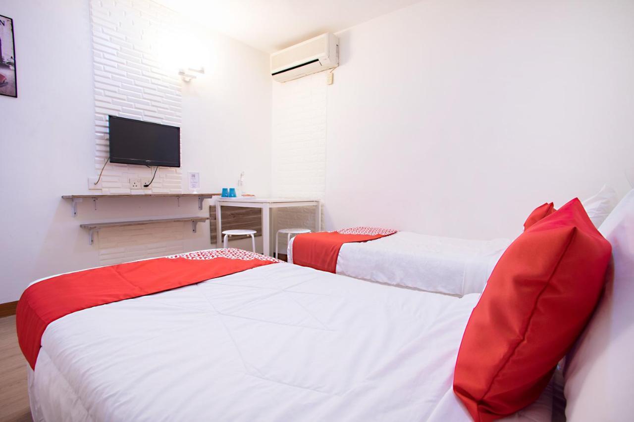 โอโย 43963 ที ซิกเนเจอร์ โฮเต็ล Hotel เปอตาลิงจายา ภายนอก รูปภาพ
