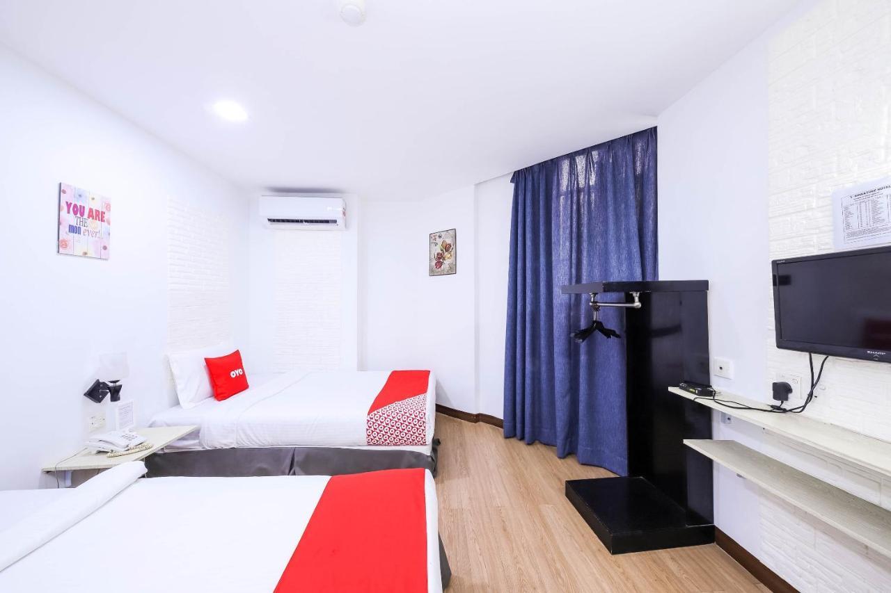 โอโย 43963 ที ซิกเนเจอร์ โฮเต็ล Hotel เปอตาลิงจายา ภายนอก รูปภาพ