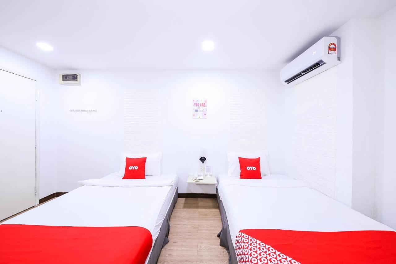 โอโย 43963 ที ซิกเนเจอร์ โฮเต็ล Hotel เปอตาลิงจายา ภายนอก รูปภาพ