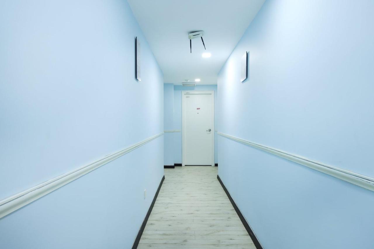 โอโย 43963 ที ซิกเนเจอร์ โฮเต็ล Hotel เปอตาลิงจายา ภายนอก รูปภาพ