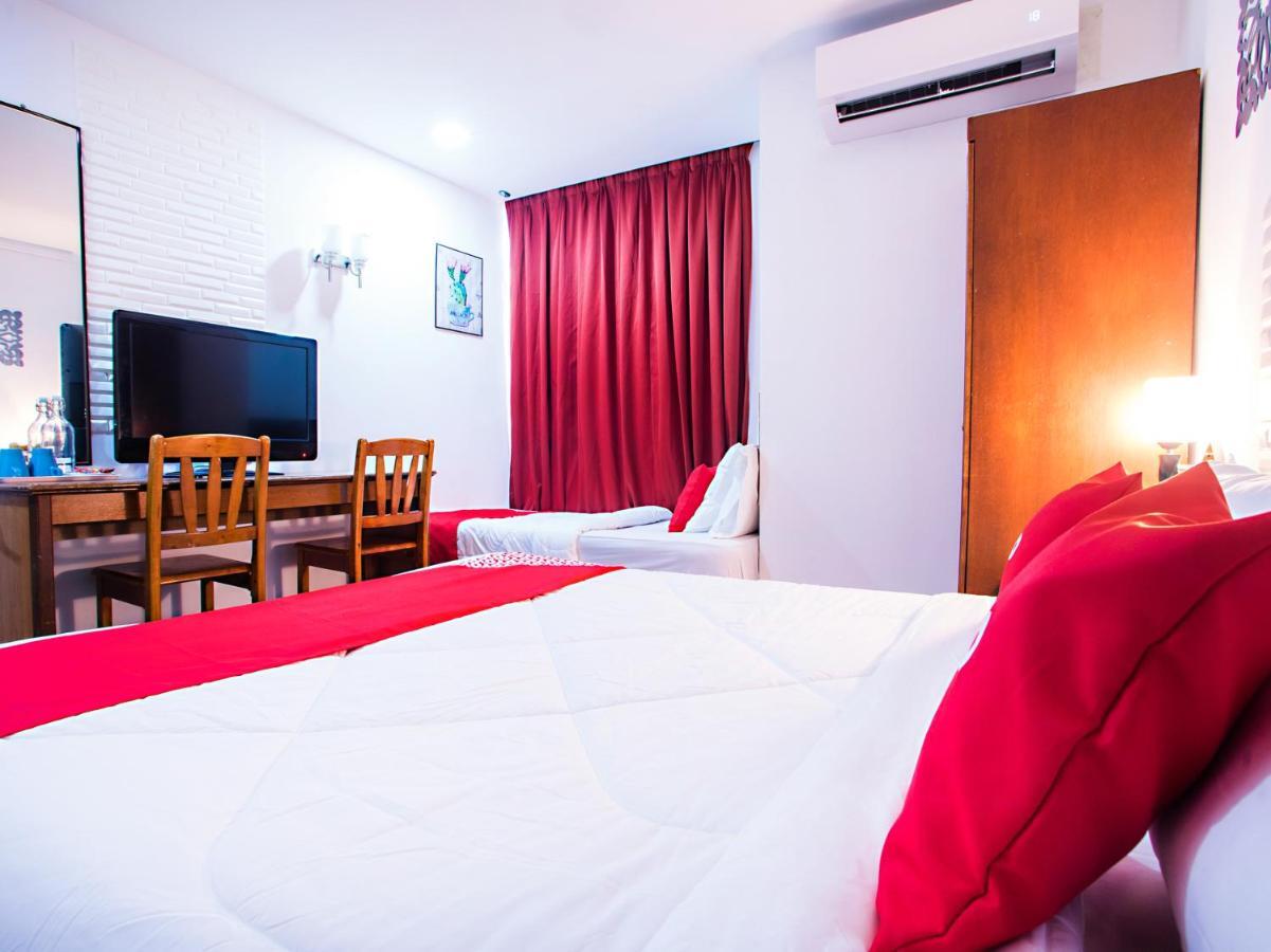 โอโย 43963 ที ซิกเนเจอร์ โฮเต็ล Hotel เปอตาลิงจายา ภายนอก รูปภาพ