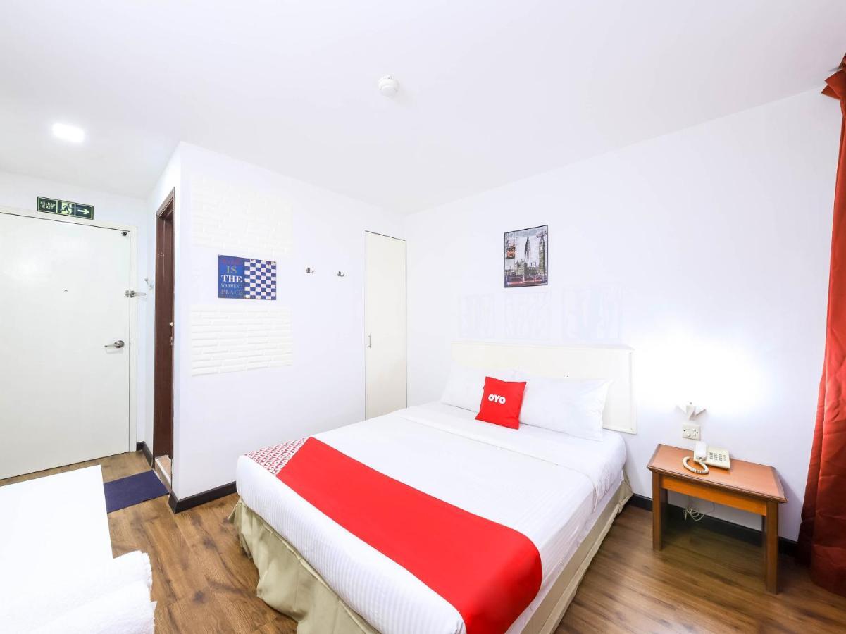 โอโย 43963 ที ซิกเนเจอร์ โฮเต็ล Hotel เปอตาลิงจายา ภายนอก รูปภาพ